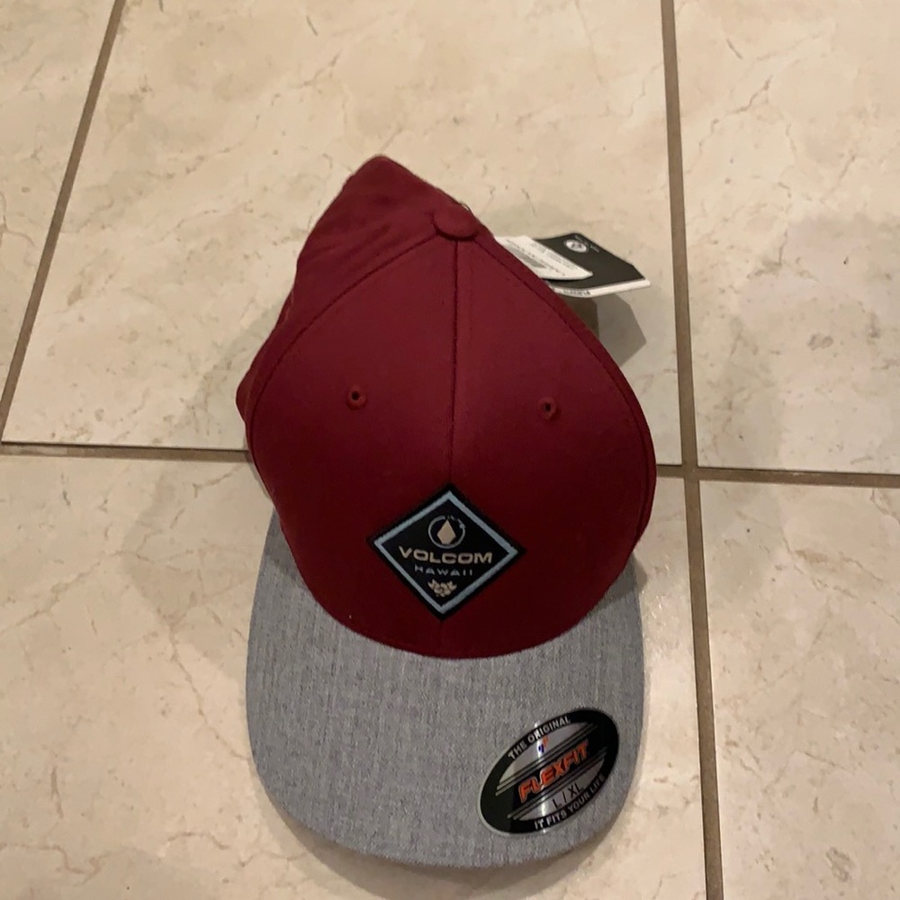 Brand new Volcom hat.  In excellent shape!